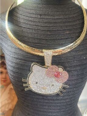 Hello Kitty-Inspired Gold Tone Pendant Necklace with Pink Bow